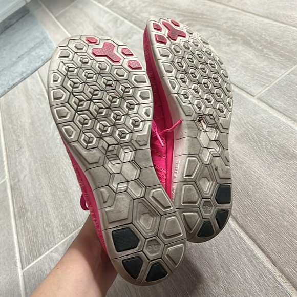 Nike Women's Free Flyknit 4.0 Pink Sneakers - Picture 4 of 4